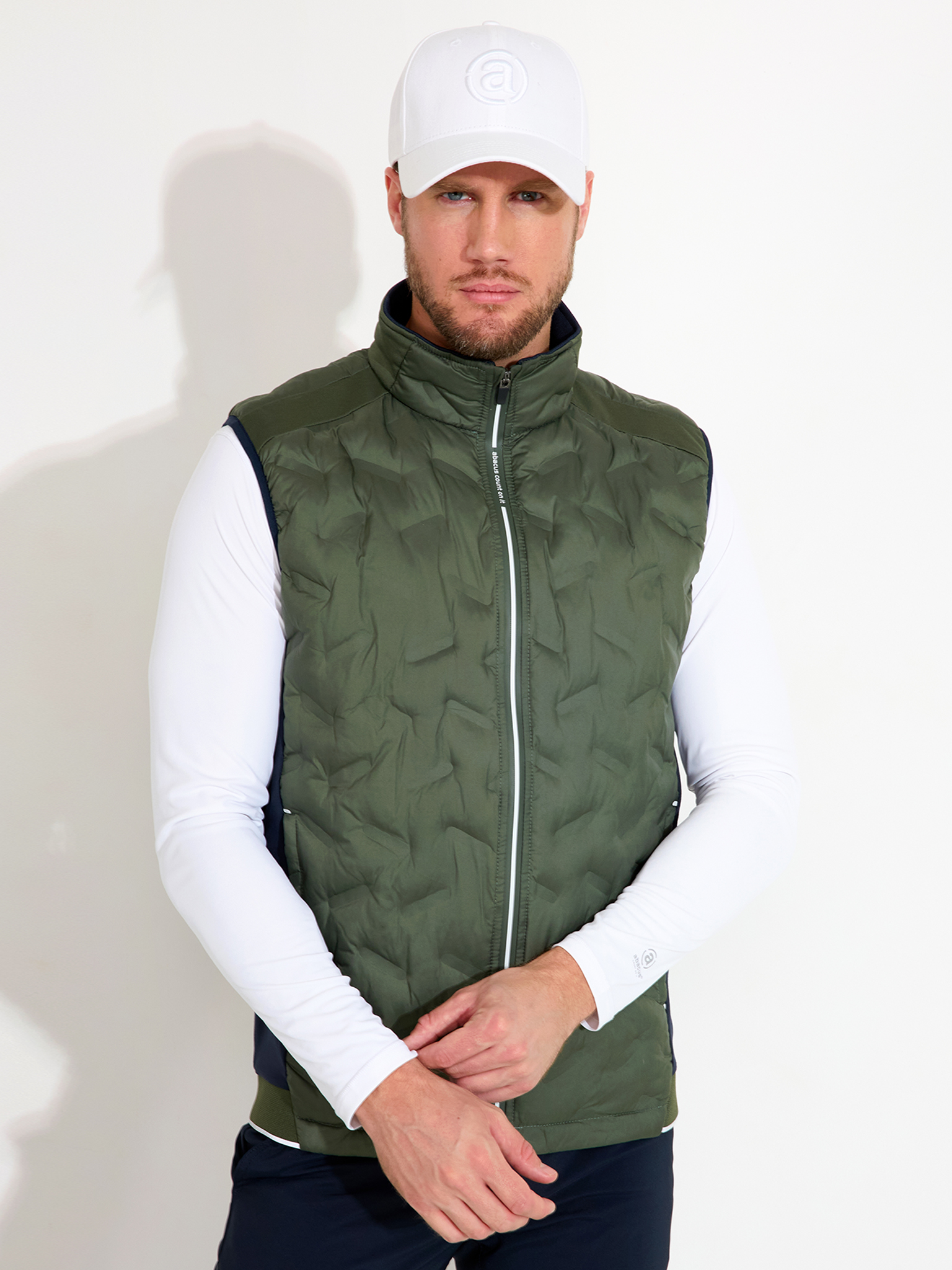 Mens Portrush hybrid vest - forest in the group MEN / Spring collection at Abacus Sportswear (6345517)