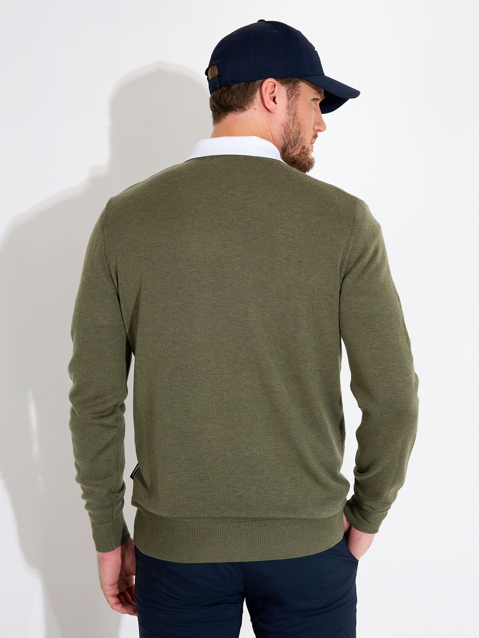 Mens Liffin V-neck pullover - forest Sweaters - MEN | Golf