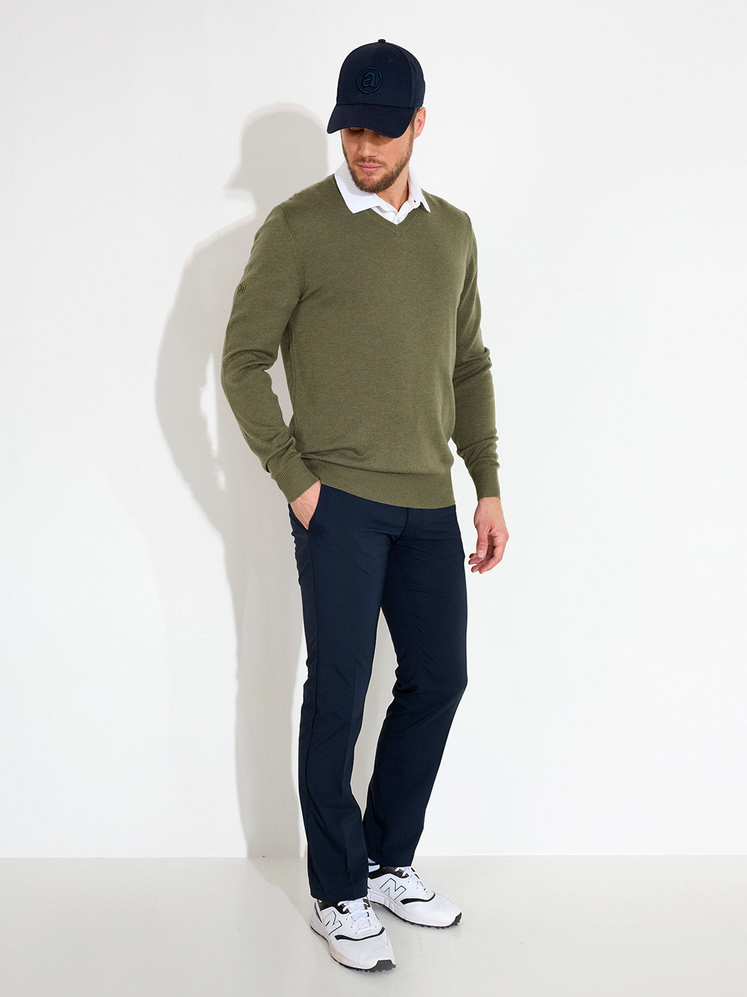 Mens Liffin V-neck pullover - forest Sweaters - MEN | Golf