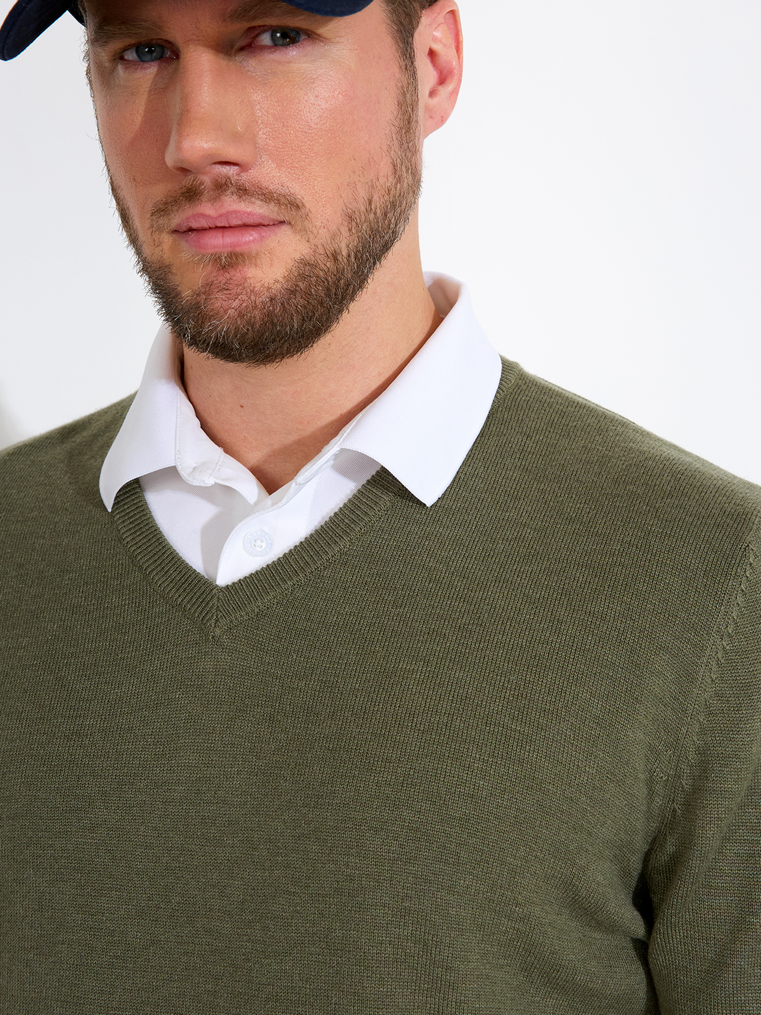 Mens Liffin V-neck pullover - forest Sweaters - MEN | Golf