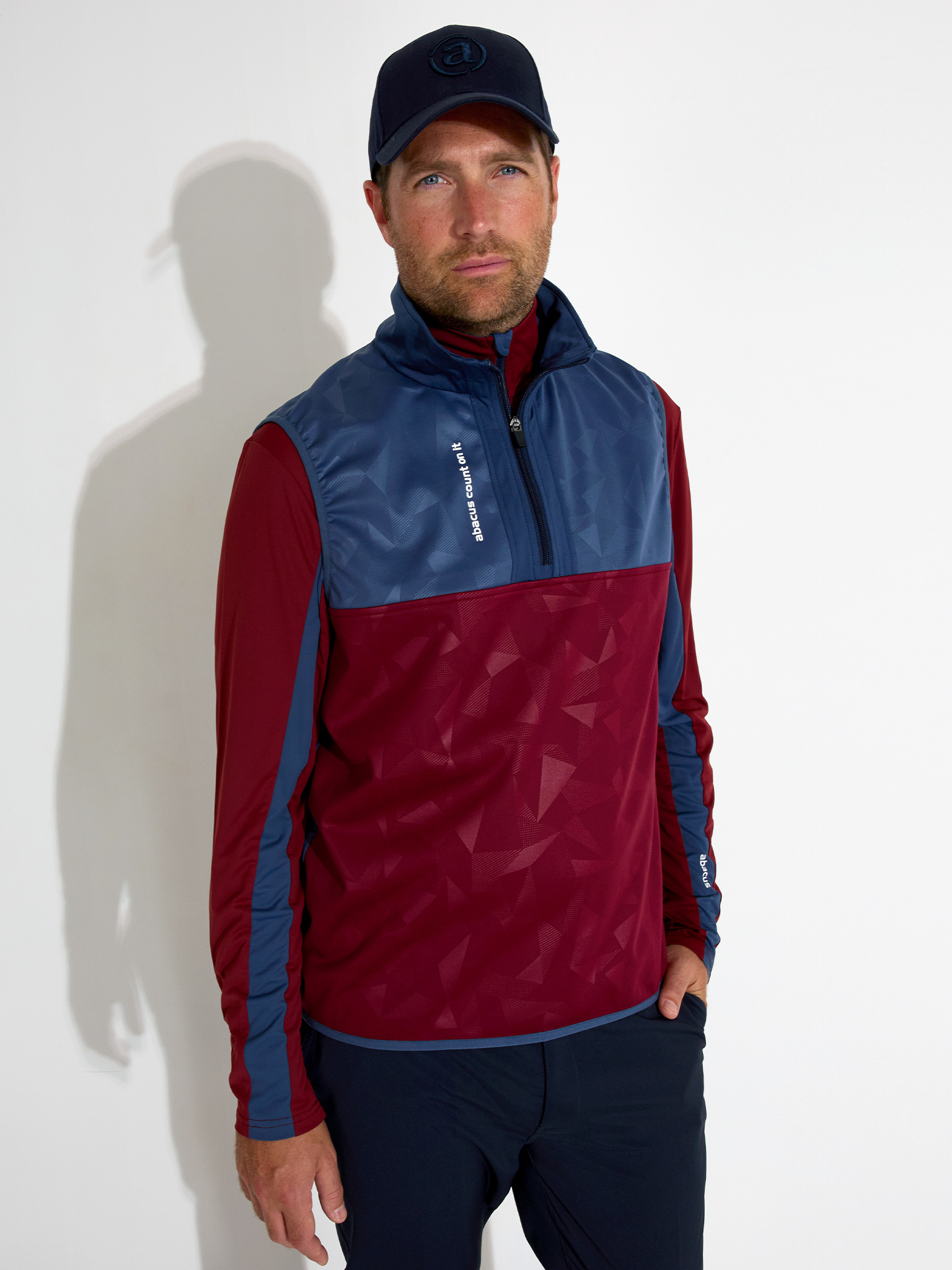 Mens Kingsbarns hybrid vest - cranberry