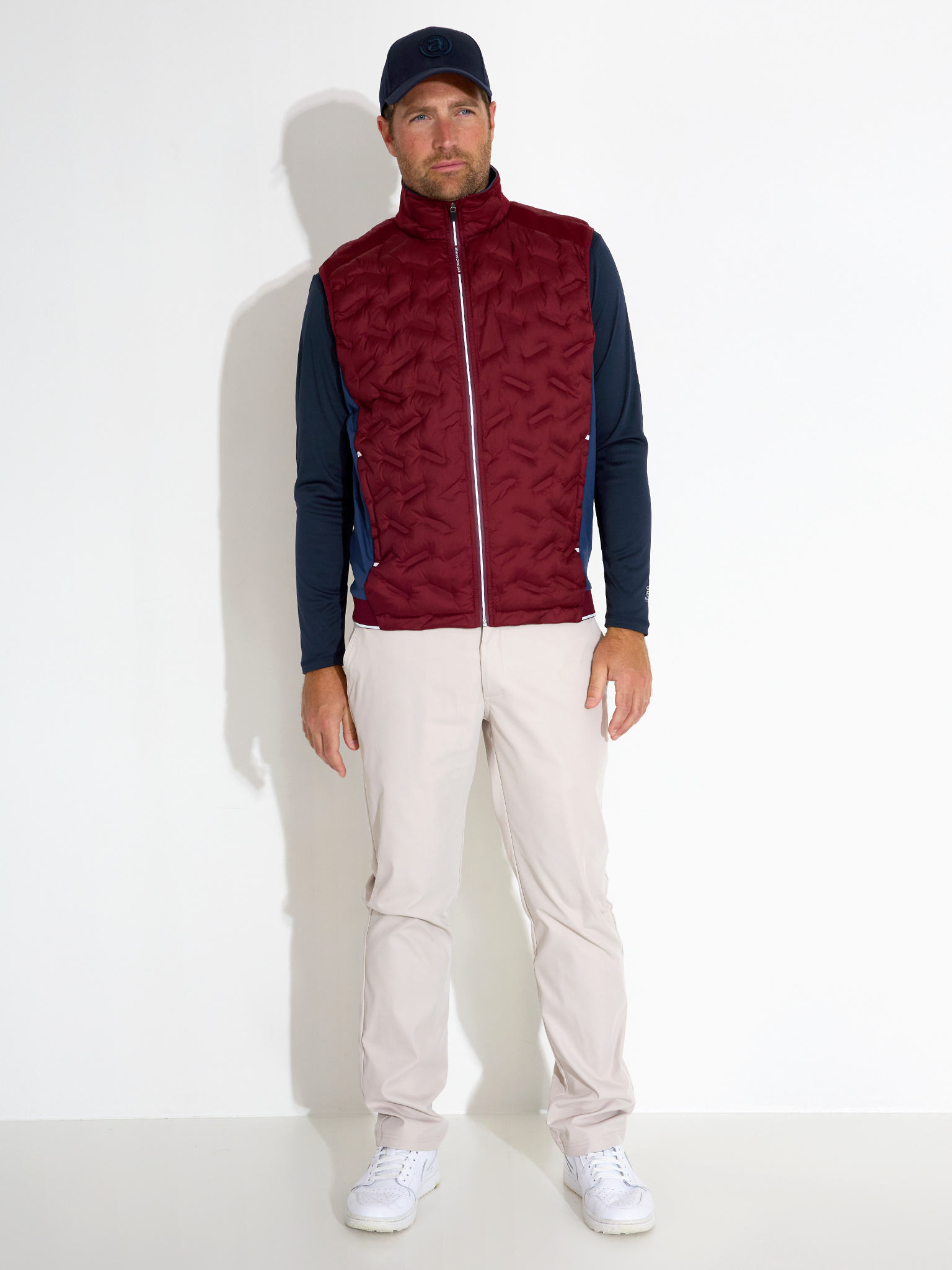 Mens Portrush hybrid vest - cranberry