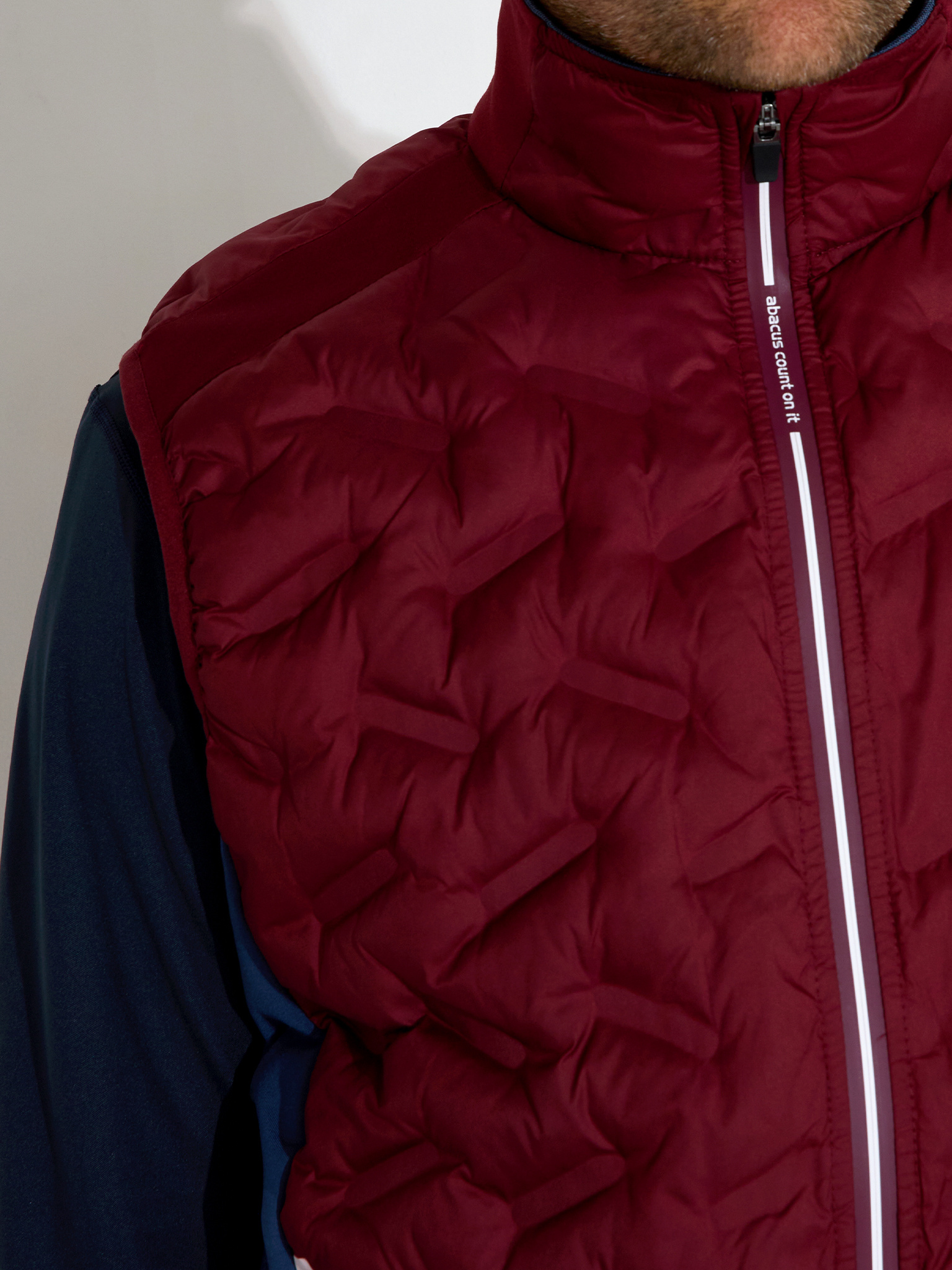 Mens Portrush hybrid vest - cranberry