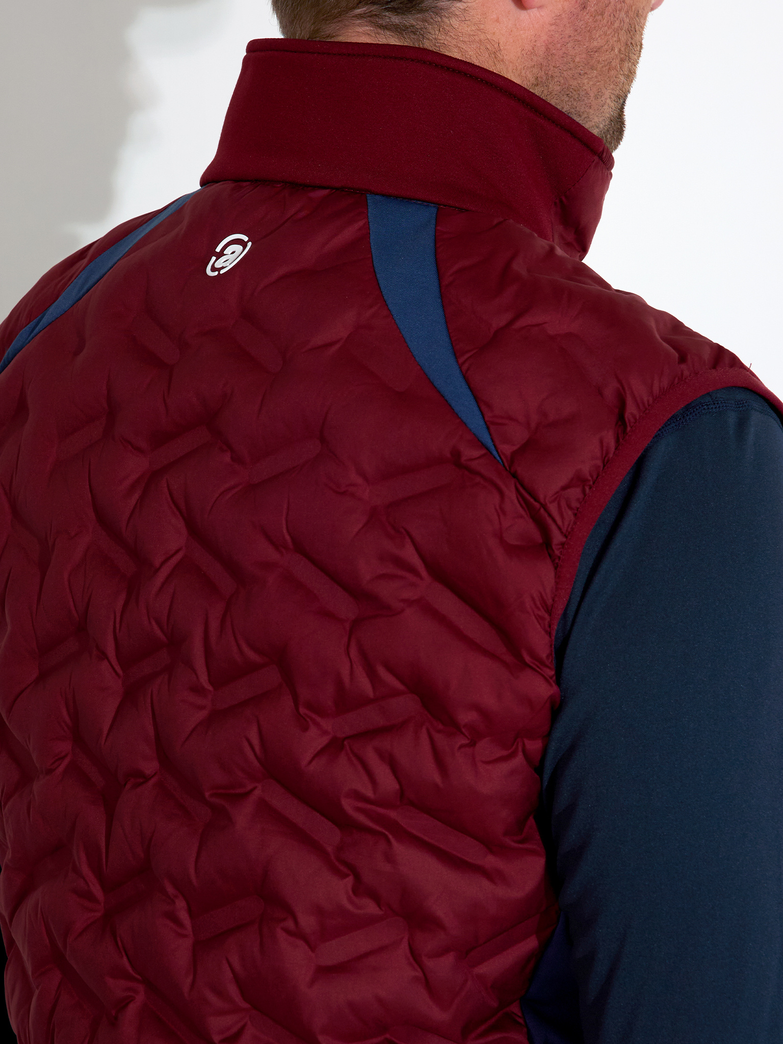 Mens Portrush hybrid vest - cranberry